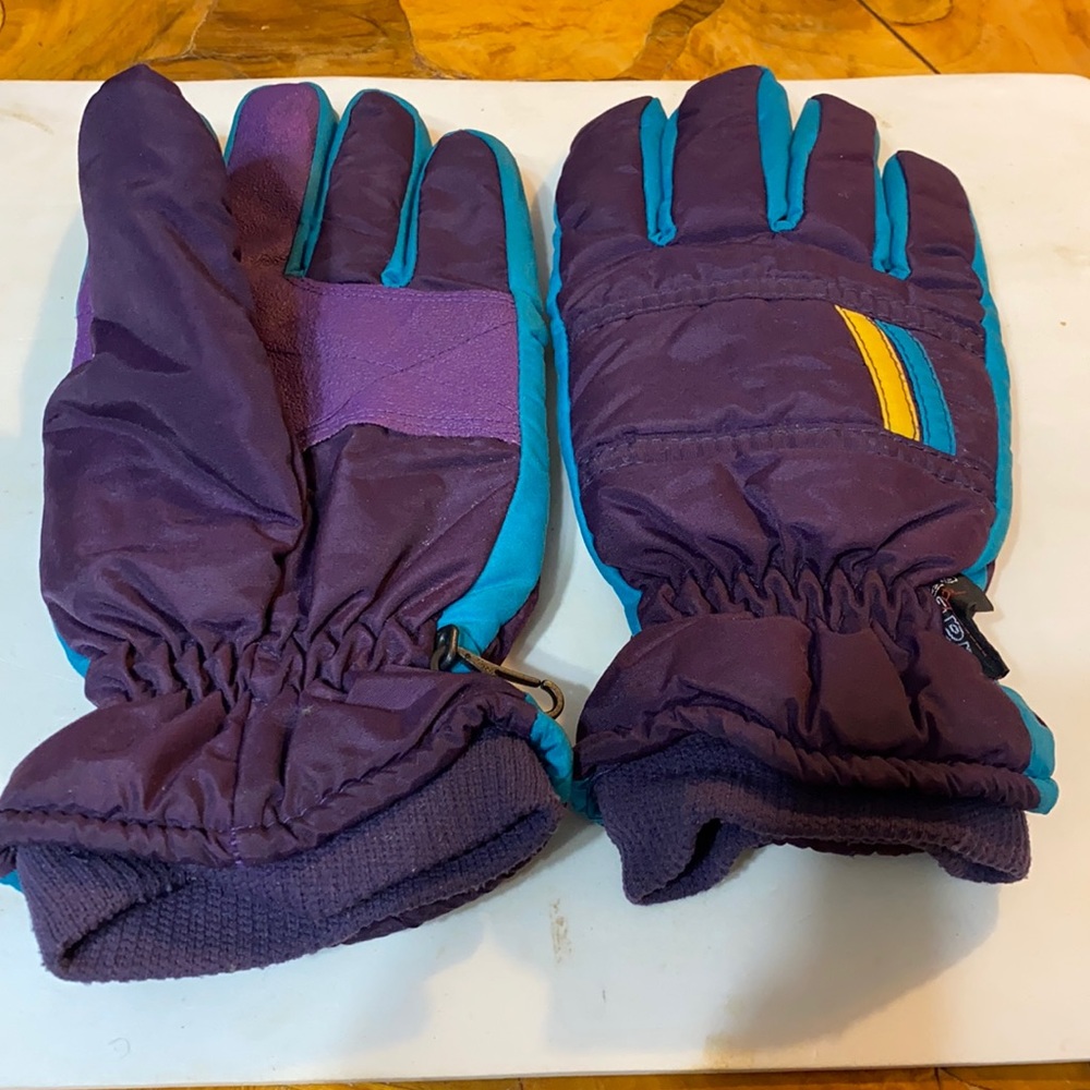 Nice gloves brand new